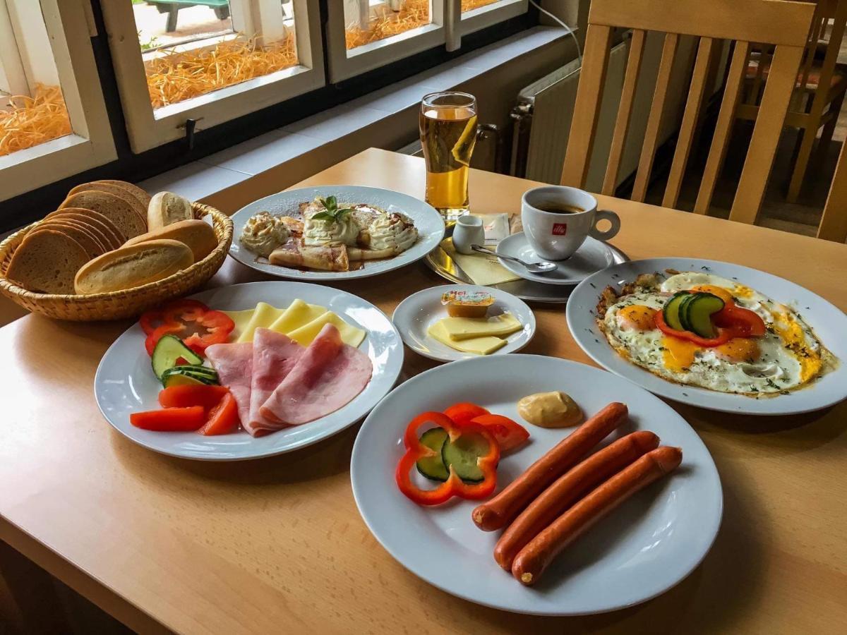 Hotel Dymnik Rumburk Bagian luar foto