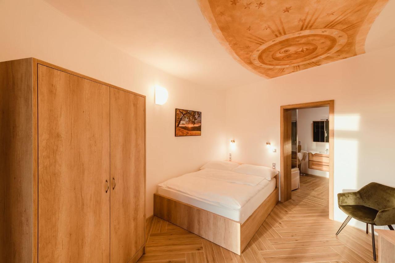 Hotel Dymnik Rumburk Bagian luar foto